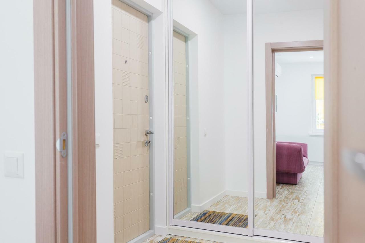 Sunny Apartments On Yulii Zdanovskoi St 36B Kiew Exterior foto