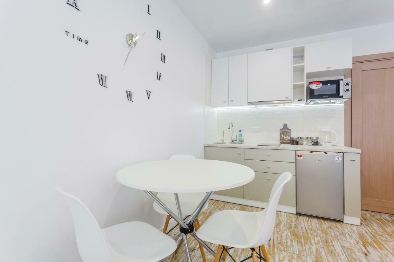 Sunny Apartments On Yulii Zdanovskoi St 36B Kiew Exterior foto